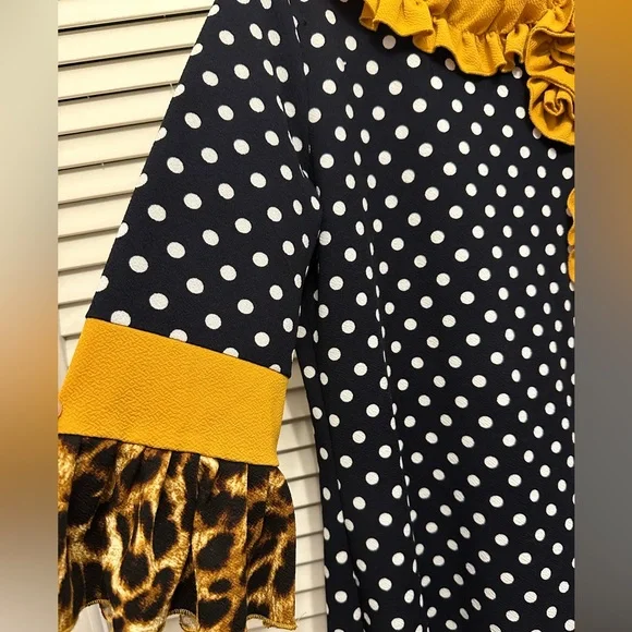Modest Ruffles & Mudpies Ruffle Polka Dot Top Size M/L - Picture 4 of 7